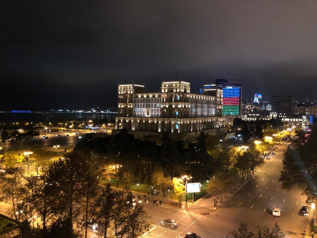 Апартаменты Deluxe Apartment with Sea and F1 view Баку-4