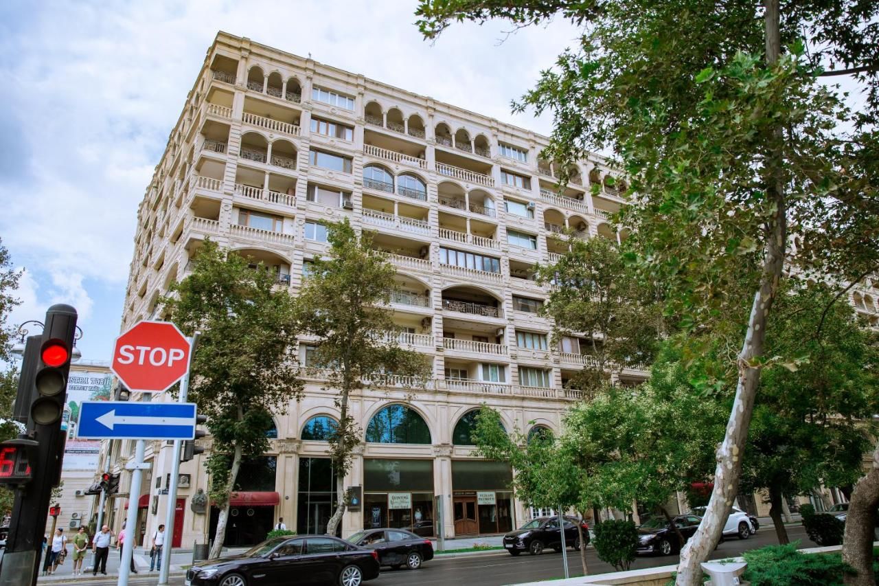 Апартаменты Deluxe Apartment with Sea and F1 view Баку-27