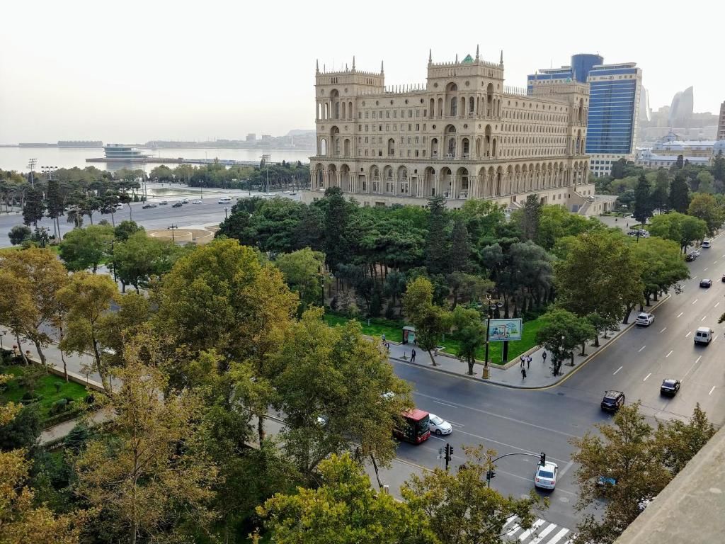 Апартаменты Deluxe Apartment with Sea and F1 view Баку-50