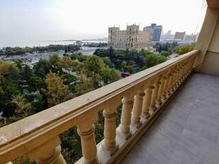Апартаменты Deluxe Apartment with Sea and F1 view Баку Апартаменты Делюкс-46
