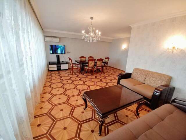 Апартаменты Deluxe Apartment with Sea and F1 view Баку-19
